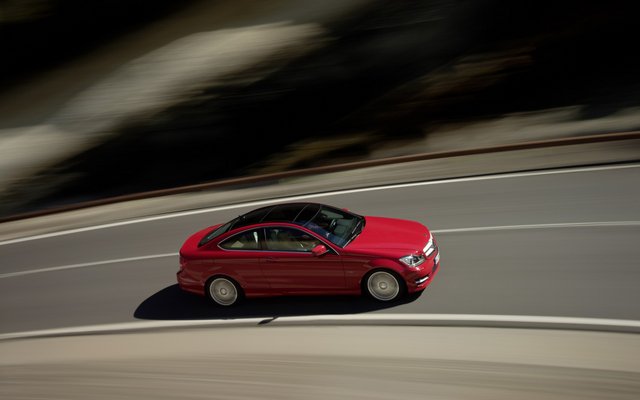 2011_C204_C-Class-Coupe_03