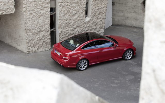 2011_C204_C-Class-Coupe_06