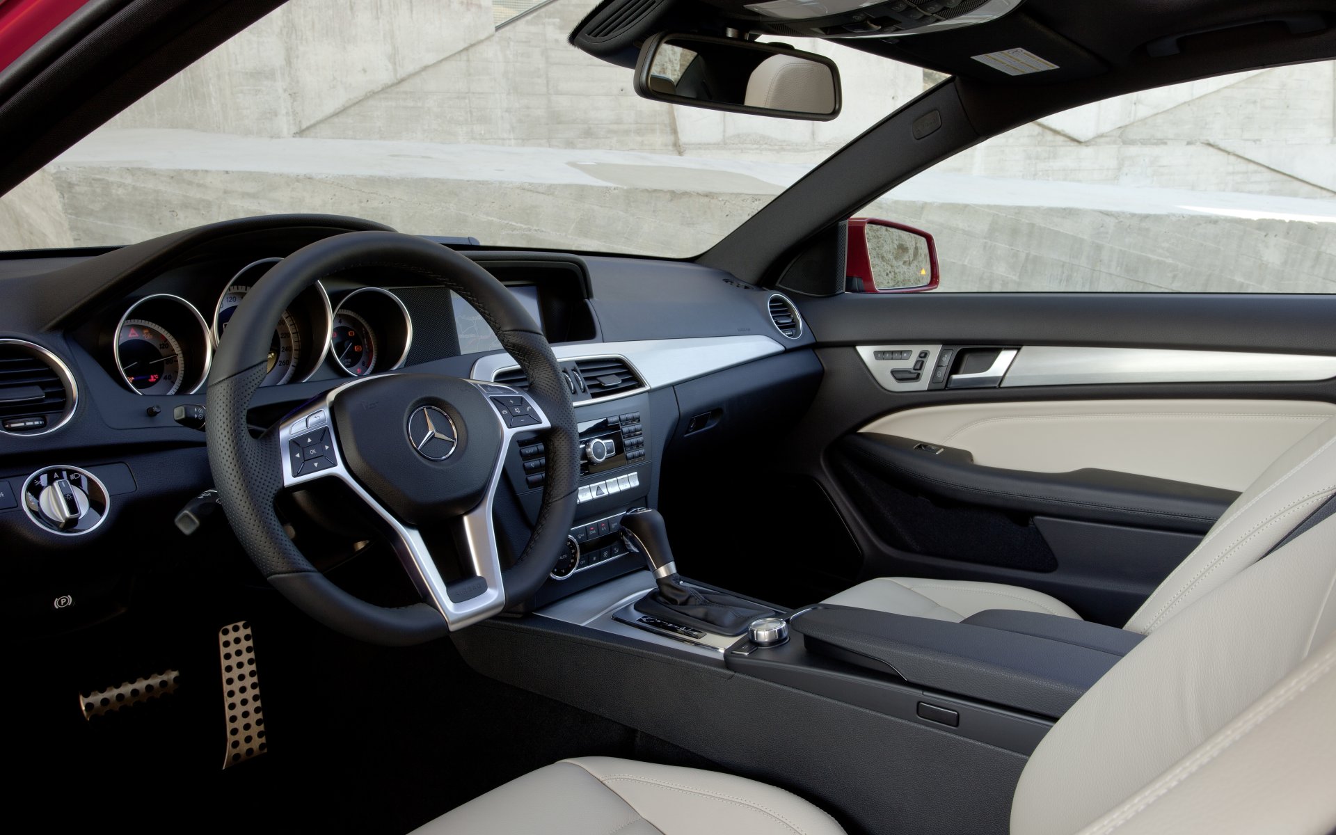 2011_C204_C-Class-Coupe_09