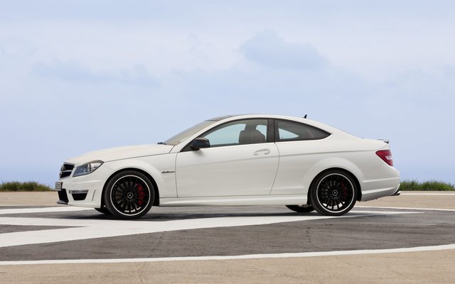 2011_C204_C63AMG-Coupe_03