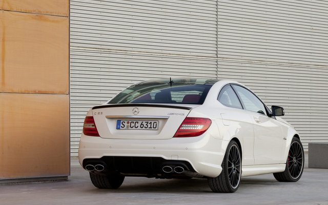 2011_C204_C63AMG-Coupe_10