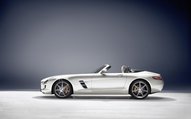 2011_SLS-AMG-Roadster_007