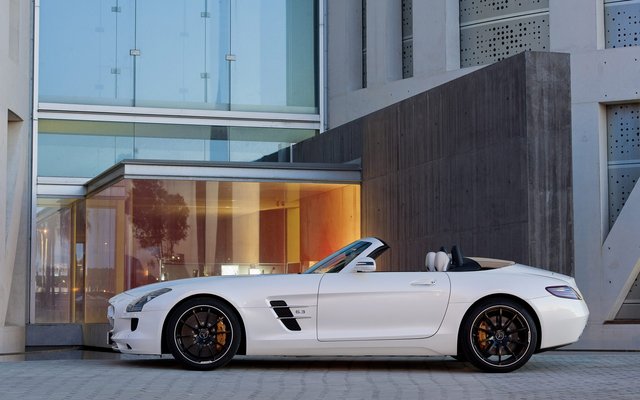 2011_SLS-AMG-Roadster_027