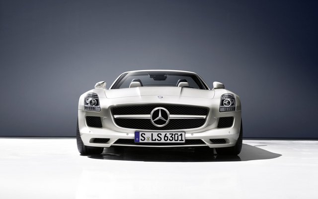 2011_SLS-AMG-Roadster_032