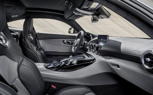 2014_amg-gt_21_interieur