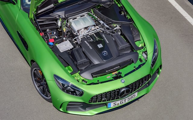 2016_190_amg-gt-r_12_engine