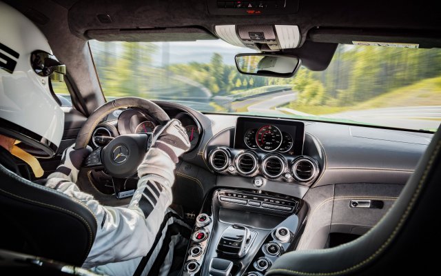 2016_190_amg-gt-r_13_interieur