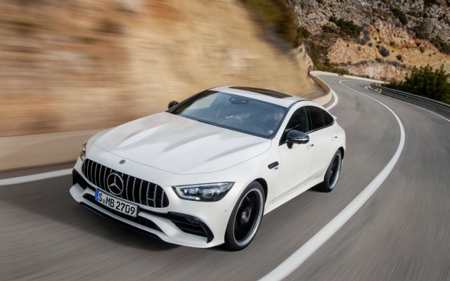 2018_amg_gt_4-door_coupe_x290_03