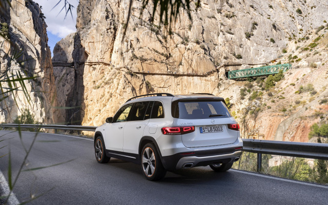 2020_x247_glb-class_16