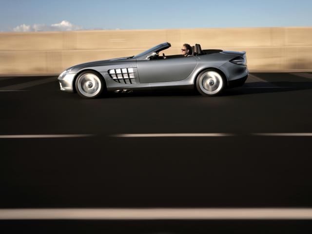 R199_SLR_McLaren_Roadster_01